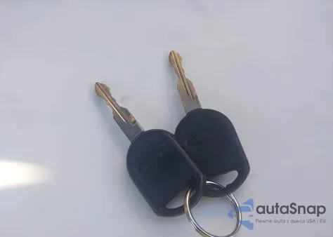 2002 Ford Taurus Ses z USA, uszkodzony, nr VIN 1FAFP55U32G183392